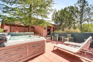 Group Getaway with Outdoor Oasis in Sedona!
