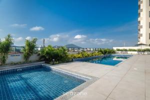 Estadia completa com piscina a 400m da Praia da Armação - SKL