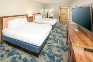 Queen Room with Two Queen Beds - Hearing Access/Non-Smoking room in Hampton Inn & Suites St. Augustine-Vilano Beach