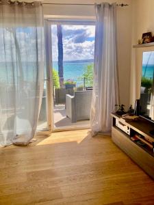 Trevignano Casa fronte lago