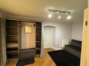 Hidden Hollow - Ultra Central