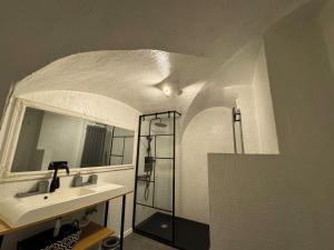 Hidden Hollow - Ultra Central