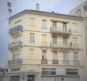 Appartements Lumineux studio meuble au centre-ville : photos des chambres