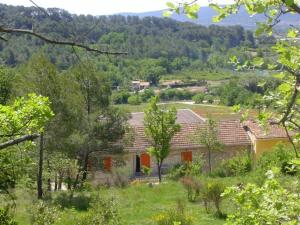 Maisons de vacances L'Oustaou du Luberon et SPA : photos des chambres