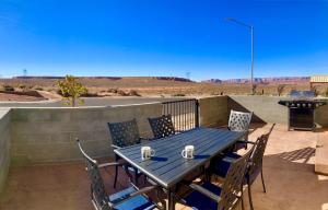 Local VIEW- Pet Friendly- BOAT Parking- Better than a suite- have a house!