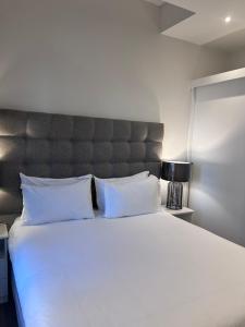 Stylish and Upscale 2 Bed Apt