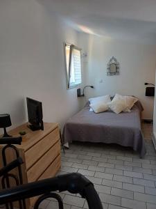 Maisons de vacances Mini villa residence RIVIERA avec piscine proche Porto Vecchio : photos des chambres