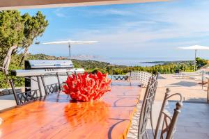VILLA AMIRA Porto Cervo con vista Mozzafiato sul Mare,Piscina Privata,WELLNESS & SPA