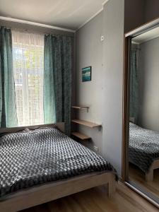 Подобова оренда 2-поверхової 4-кімнатної квартири в центрі Одеси