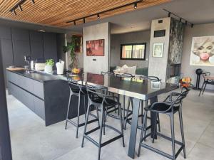 Villas Charming villa in the heart of the Mediterranean Garrigue : photos des chambres