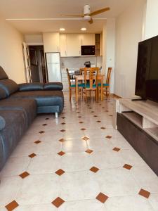 Apartamento en 1ª línea con vistas al mar cerca de Barcelona