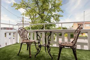 Chic 3 BR Home with Balcony & Free Parking