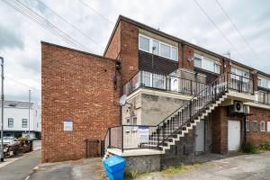 Chic 3 BR Home with Balcony & Free Parking