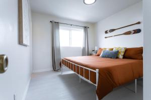 King Suite - 2min Walk to Beach Close to Downtown!