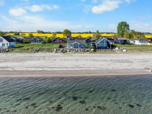 Holiday Home Amila - 10m from the sea by Interhome