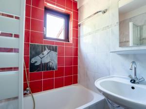 Holiday Home Polderhuis 9 parking and shared pool by Interhome