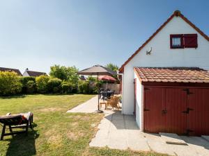 Holiday Home Polderhuis 9 parking and shared pool by Interhome