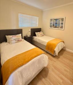 Beautiful 2 Bedroom Apartment with Ocean Views, Bloubergstrand