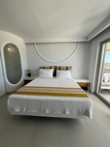 Neso seafront studio Paros