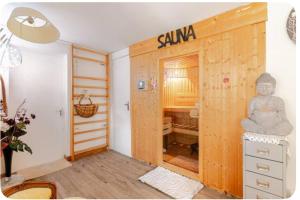 Gîte Loft Non attenant à la propriété 4 hotes Sauna et Jacuzzi en option