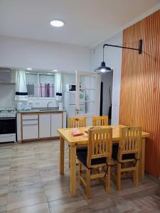 Casa Vélez - cómoda, moderna y bien ubicada en Tres Arroyos