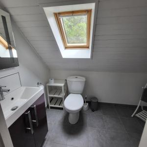 Maisons de vacances FOUESNANT La Maison de Gigi, a 2 minutes de la plage de KERLER : photos des chambres