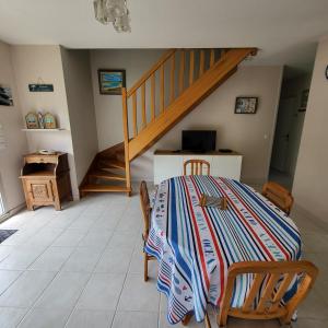 Maisons de vacances FOUESNANT La Maison de Gigi, a 2 minutes de la plage de KERLER : photos des chambres