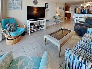 Pelican Watch #303 - Endless Views Retreat