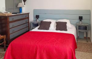 Maisons de vacances Lovely Home In Arles With Wifi : photos des chambres