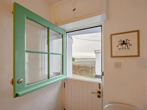 2 bed in Appledore 52863