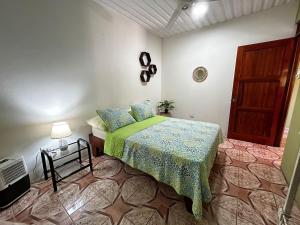 Apartment 5 -10 minutes away BY CAR from Manuel Antonio beach!