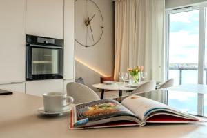 URBAN APARTMENTS Global Premium 13th Floor No 24 Free Garage Self Check-in, No Deposit