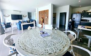 Large Luxurious 3 bedrooms Private Pool & Private Gym villa I Breathtaking Koh Phangan Seaview