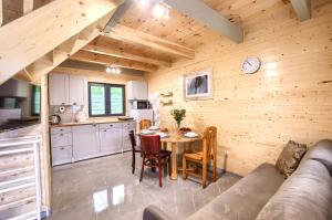 KOLOROWE DOMKI Rewal