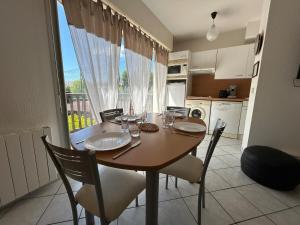 Appartements La Pause Cabourgeaise : photos des chambres