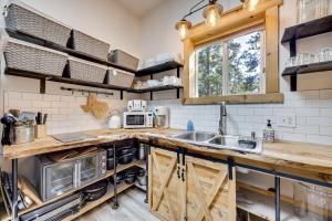 13 Mi to USAFA Peaceful Colorado Springs Getaway!