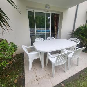 "Les-cale" T2 avec accès piscine, plages et commerces à pied!