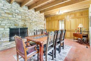 3 Mi to Zoo & Garden: ABQ Home w Heated Pool!