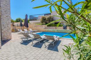 Fabulous house B with outdoor pool