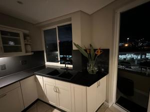 V&A WATERFRONT CAPE TOWN The most secure and luxurious 3 bedroom apartment with views fromthe rooms !