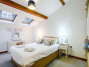 3 bed in Weybourne 90943