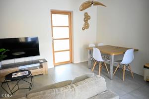 Superbe T2 climatisé avec patio et jardin