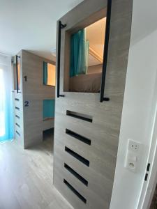 Auberges de jeunesse Lit 1 en 1ere Classe-Orly-T7-RER C&D : photos des chambres