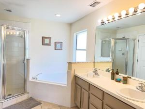 4 bedrooms pool home on Southern Dunes golf course