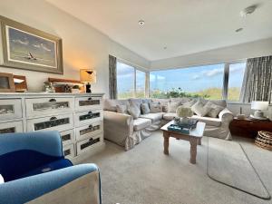Ty Bychan- Sea Views- Pet Friendly-Secure Garden-4 Bed
