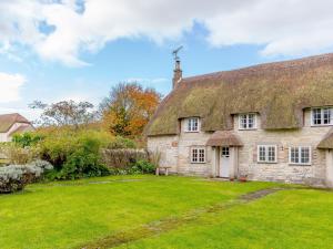 3 Bed in Whitcombe DC089