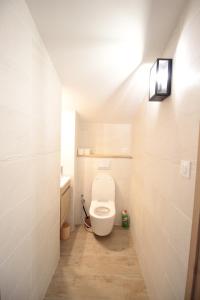 Appartements Verdun Centre - Full climatisation - 3 chambres - 7 couchages - 10 personnes - Parking Proche - Terrain 800m2 - Balneotherapie - Air de jeux exterieurs - TOP CONFORT - Gere par PrestaZen-Services : photos des chambres
