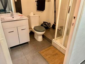 Appartements Studio proche centre, gare et ecoles : photos des chambres