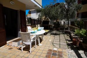 Villetta Simiri caposchiera con cortile e BBQ img10