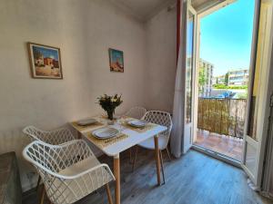 Appartements Carolina, T3 centre historique de Bandol : photos des chambres